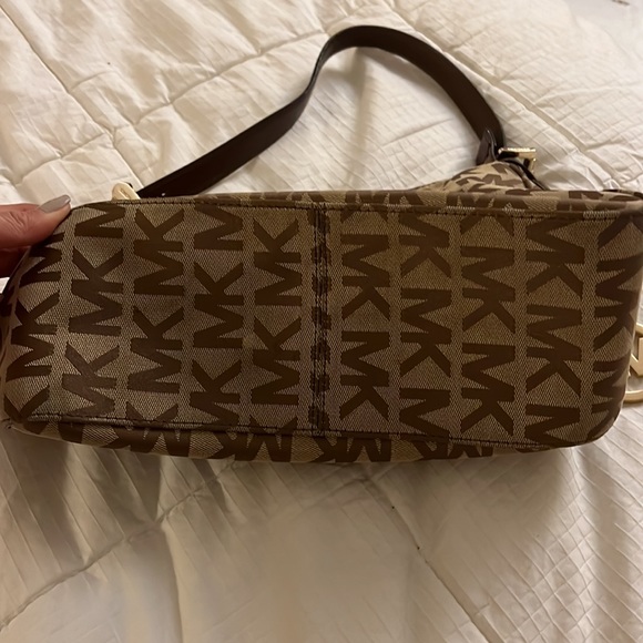 Michael Kors Small Shoulder Bag - Picture 6 of 11